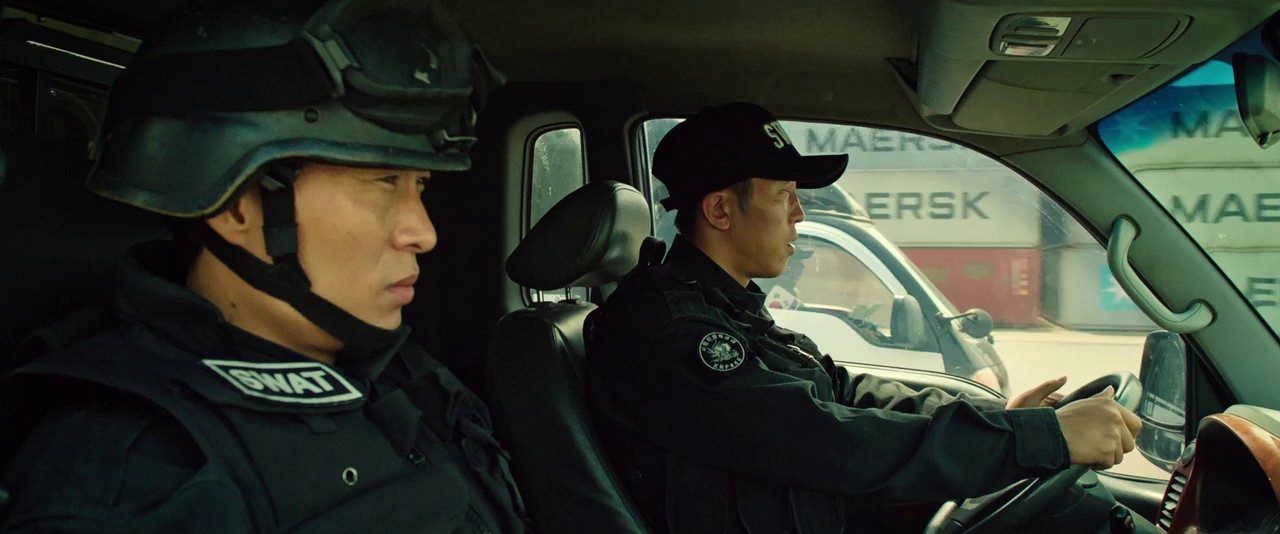 The Con Artists (2014) BluRay Hindi + Kor 720p x264 AVC HE-AACv2 5.1 ESub.mkv.0003